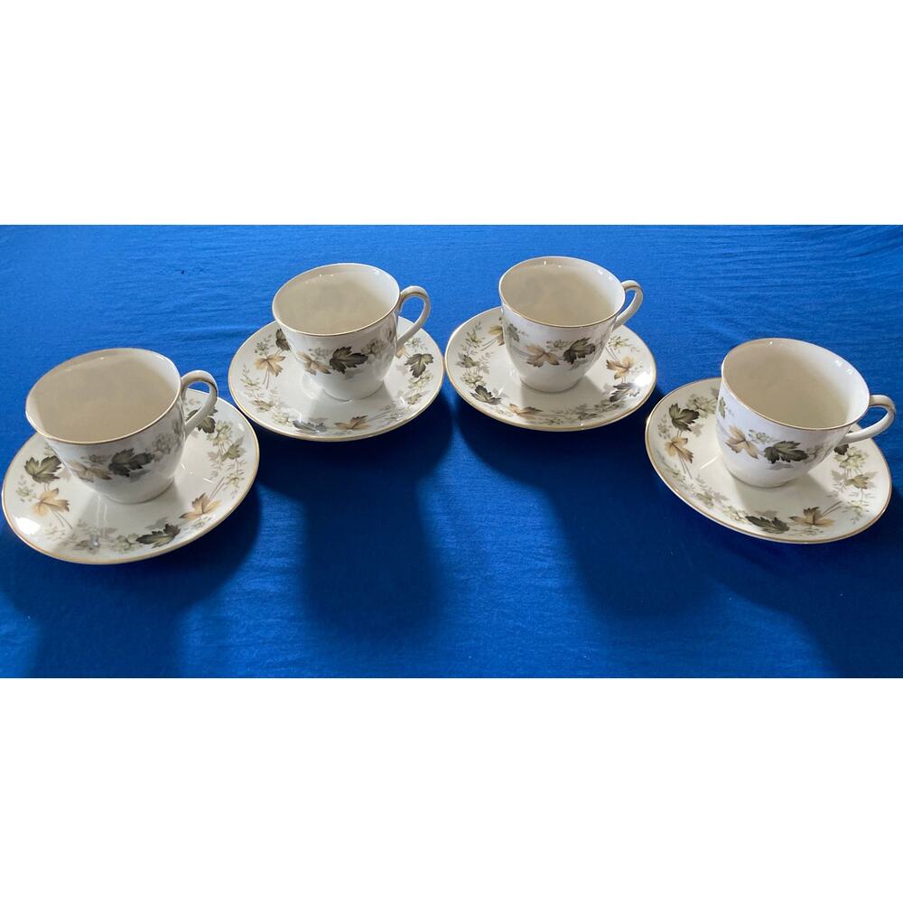VTG Royal Doulton Larchmont Set of 4 cups and saucers Leaves Flowers TC 1019